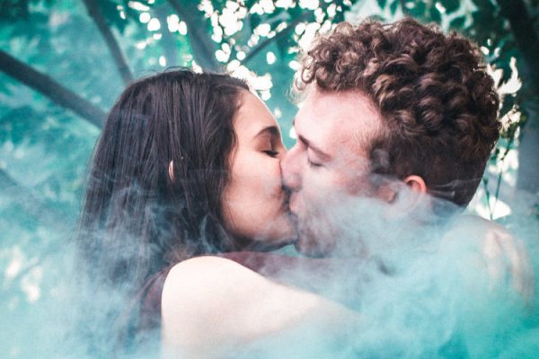 kiss